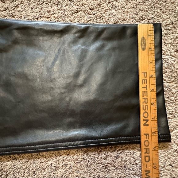 Abercrombie & Fitch 90’s Straight Ultra High Rise Black Faux Leather Pants - Picture 15 of 15